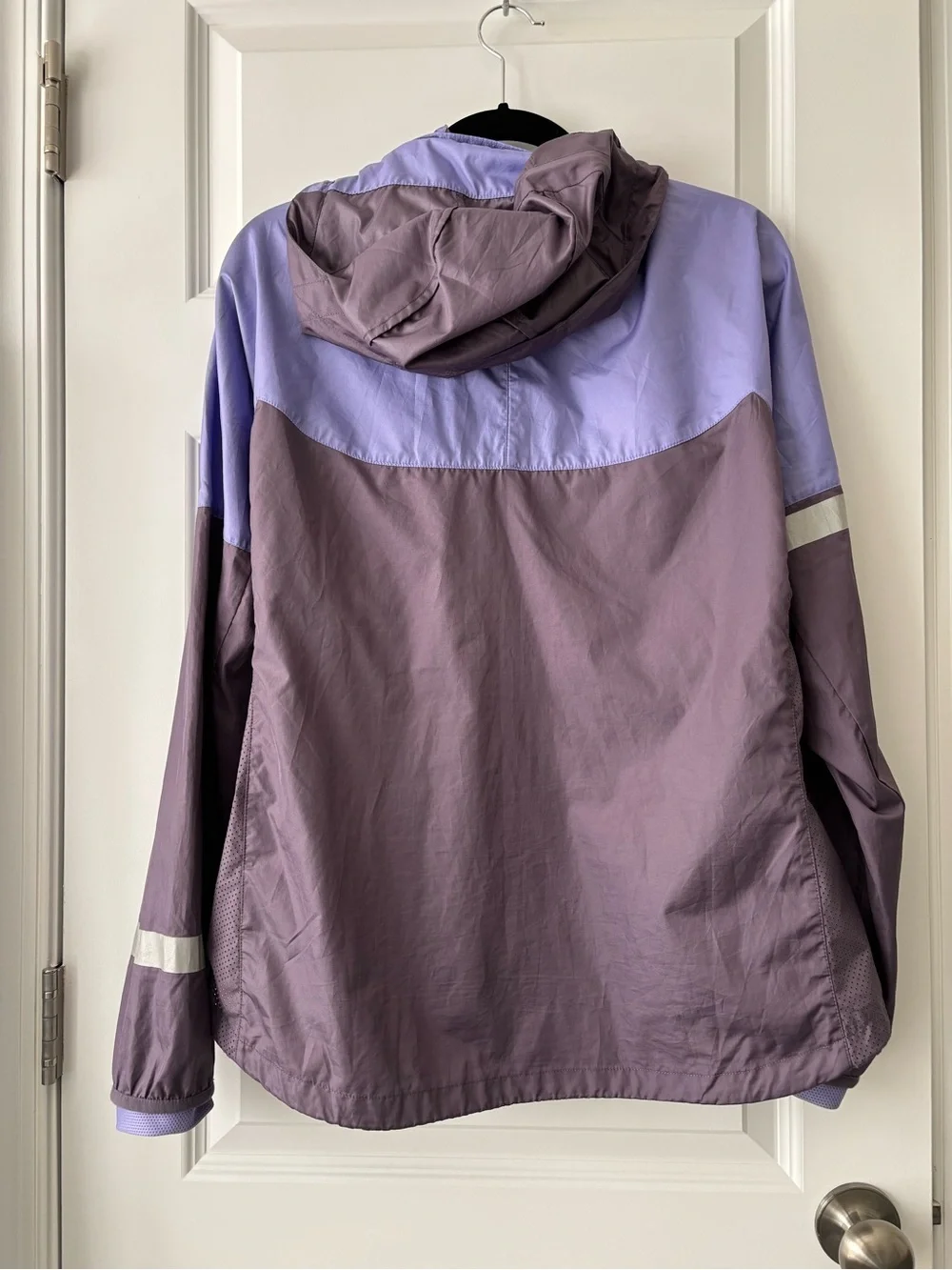 Nike Women's Lavender & Plum Lightweight Windbreaker Jacket